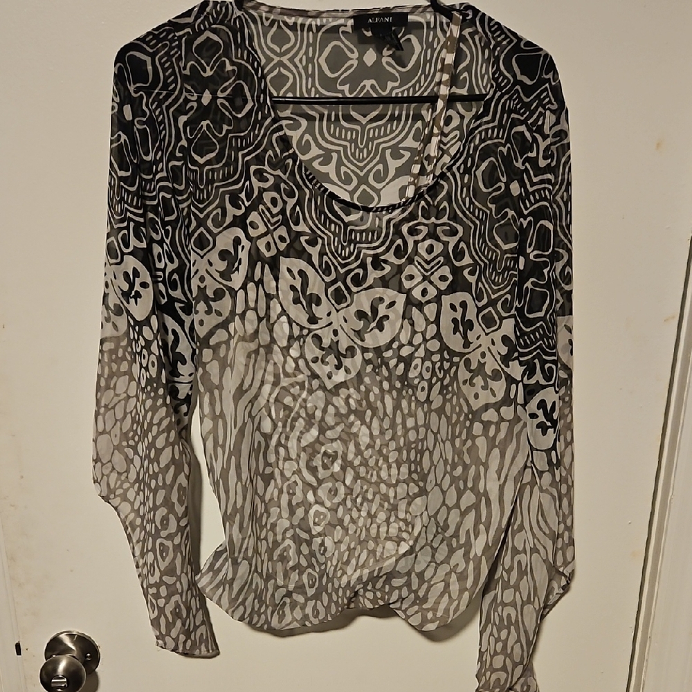 Alfani black and White Women's Top